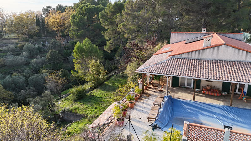 Maison - 220 m² - 6 pièces