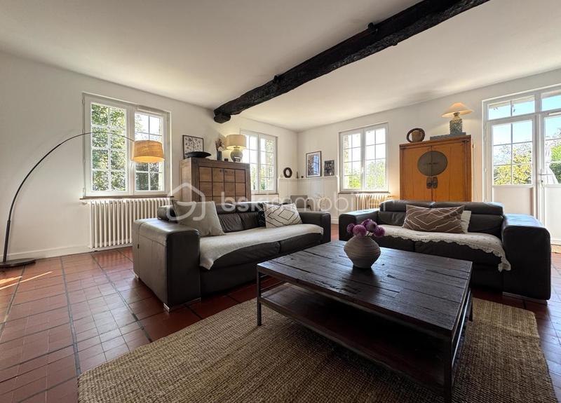 Maison en pierre - 333 m² - 11 pièces