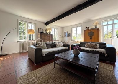 Maison en pierre - 333 m² - 11 pièces