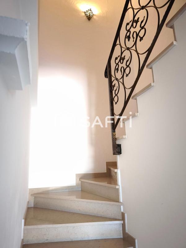 Maison - 140 m² - 5 pièces
