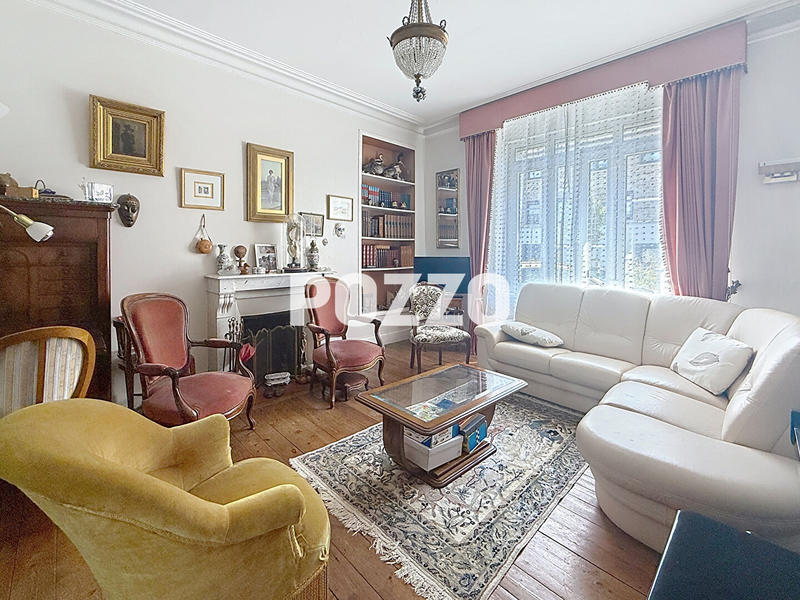 Maison - 157 m² - 8 pièces