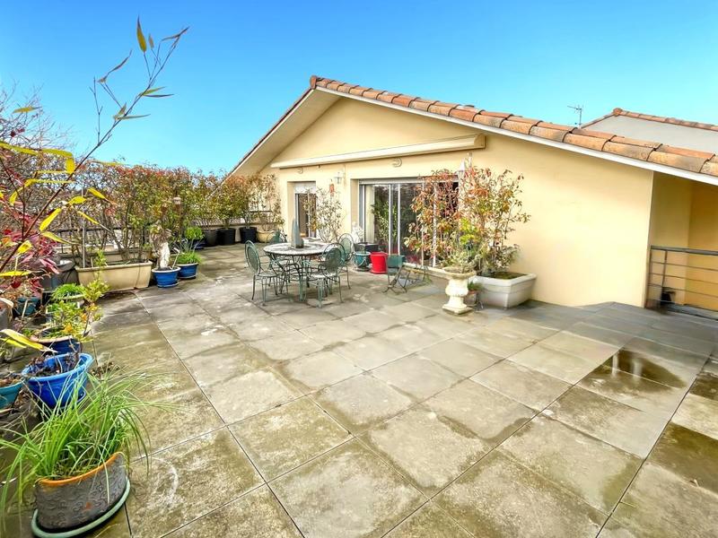 Penthouse - 130 m² - 4 pièces