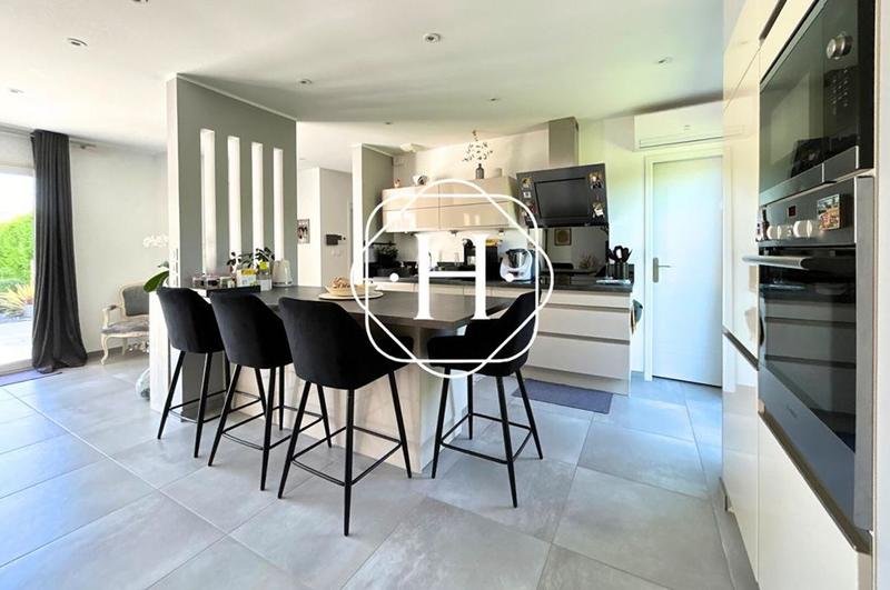 Maison - 157 m² - 6 pièces