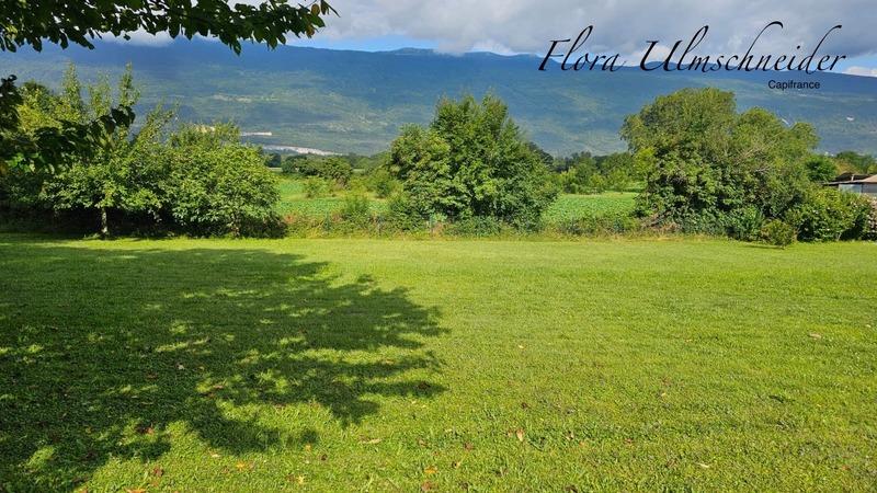 Terrain constructible - 1 232 m²