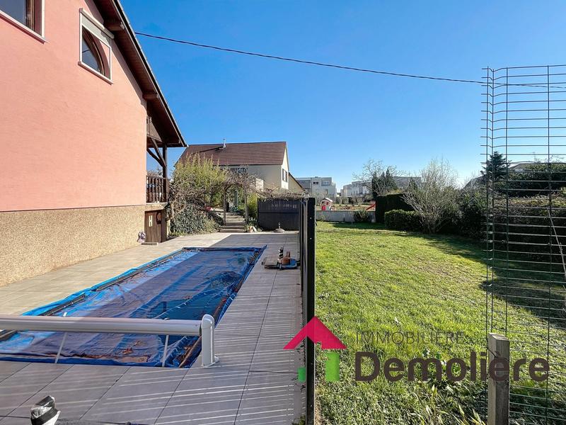 Maison - 196 m² - 8 pièces