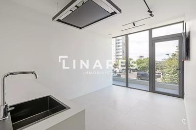 Local d'activités - 208 m² - 1 pièce