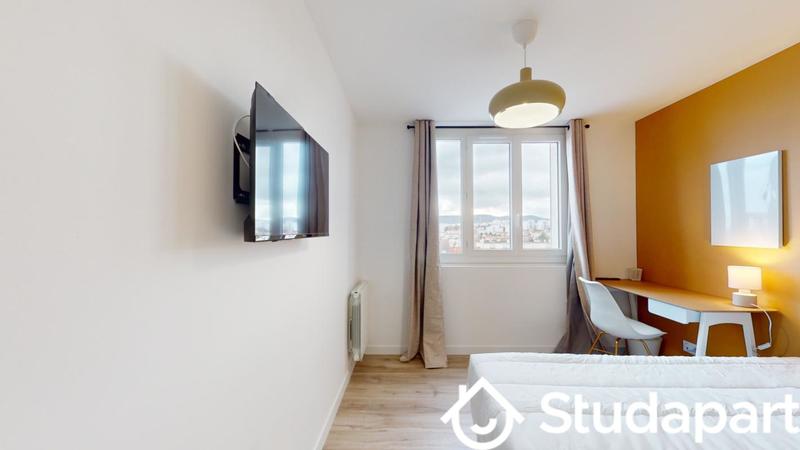 Chambre - 11 m² - 1 pièce