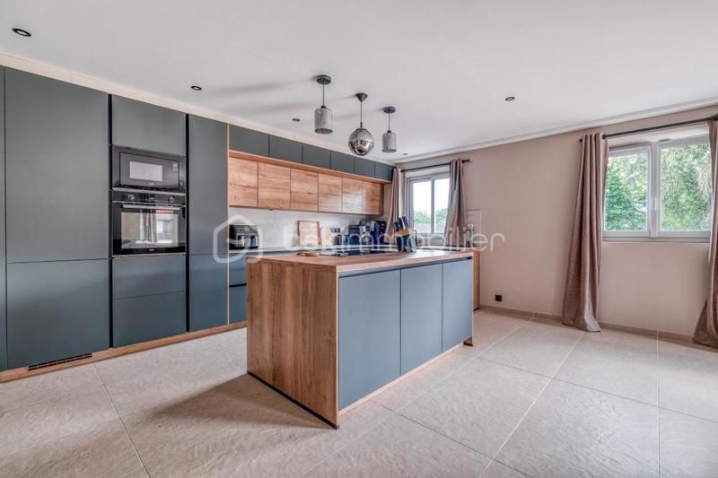 Duplex - 93 m² - 5 pièces