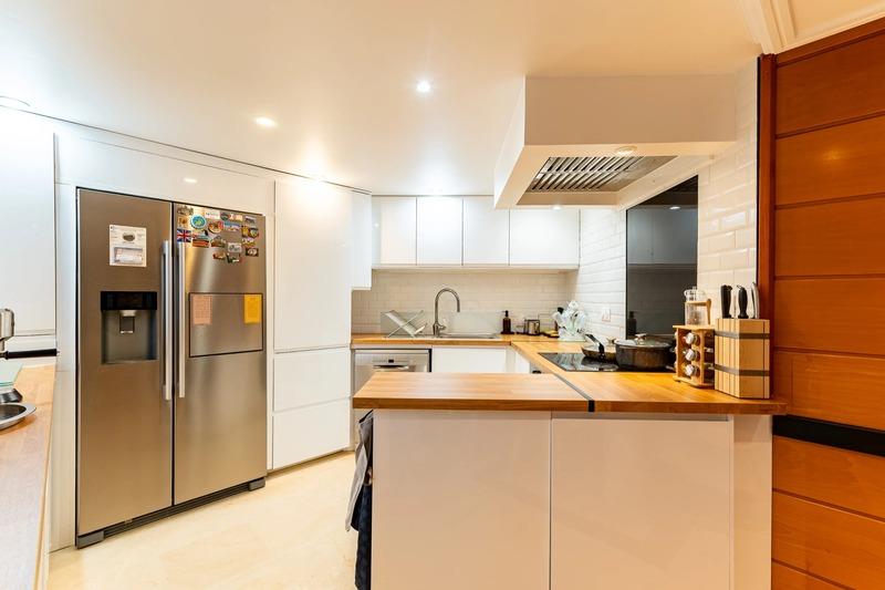 Maison - 220 m² - 9 pièces