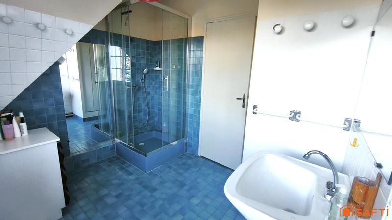 Maison - 179 m² - 9 pièces