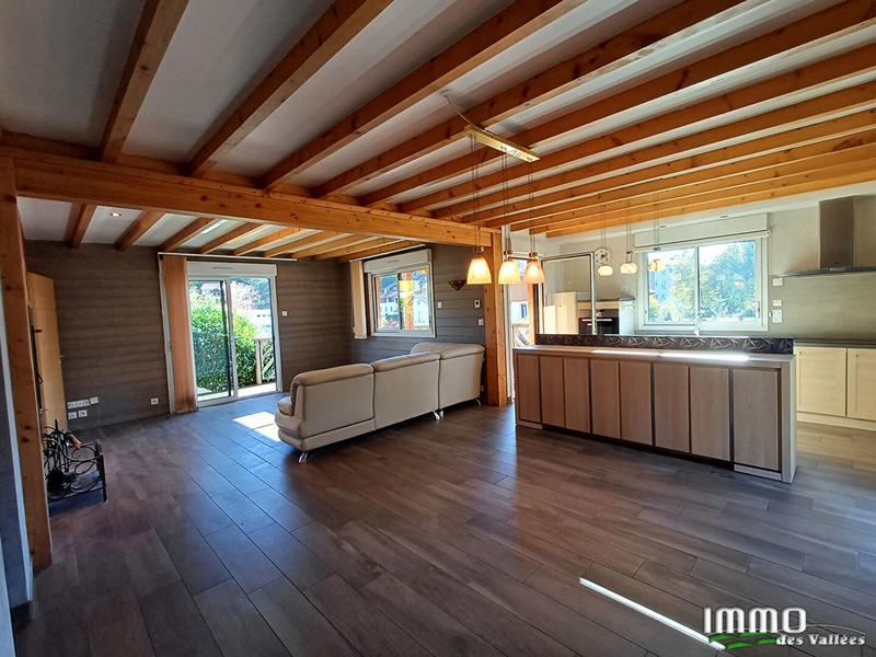 Maison - 106 m² - 6 pièces