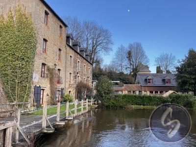 Moulin - 616 m² - 19 pièces