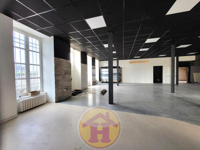 Local commercial - 297 m² - 3 pièces