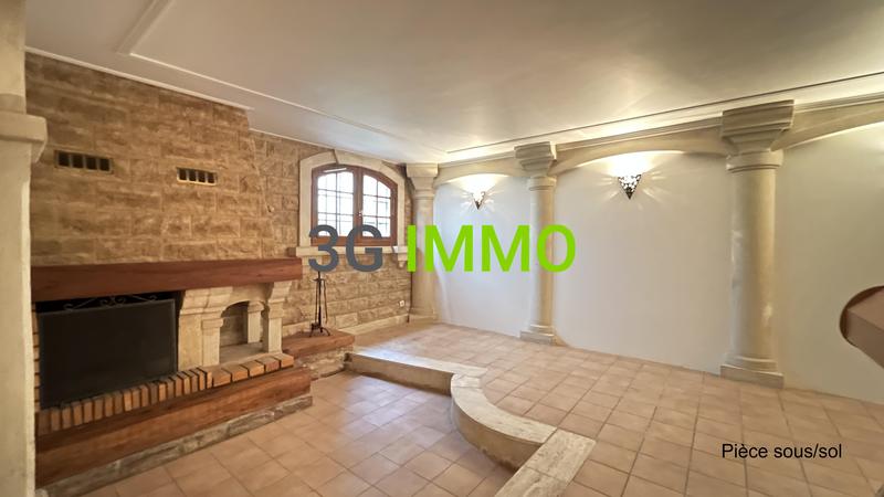 Maison traditionnelle - 160 m² - 7 pièces