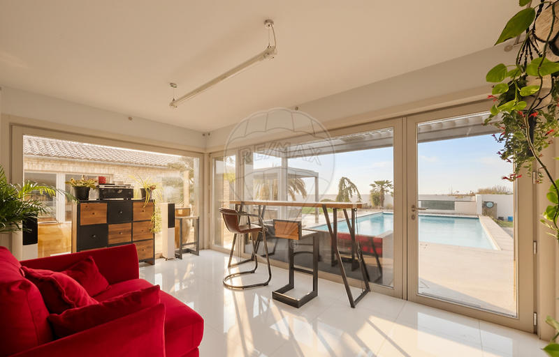 Propriété - 330 m² - 7 pièces