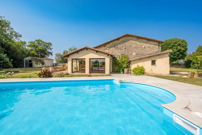 Maison de maîtres - 400 m² - 9 pièces