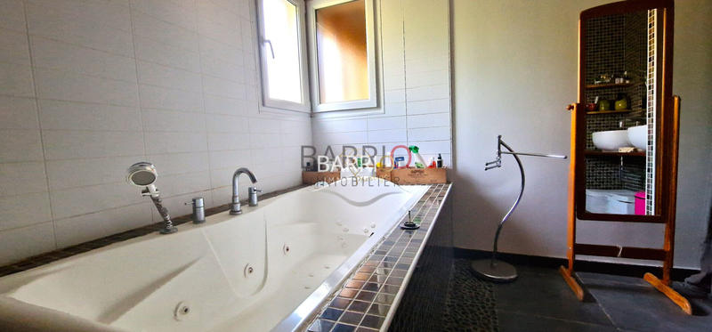 Villa - 232 m² - 11 pièces