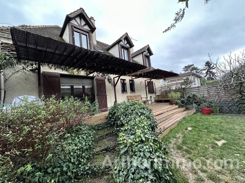 Maison - 189 m² - 8 pièces