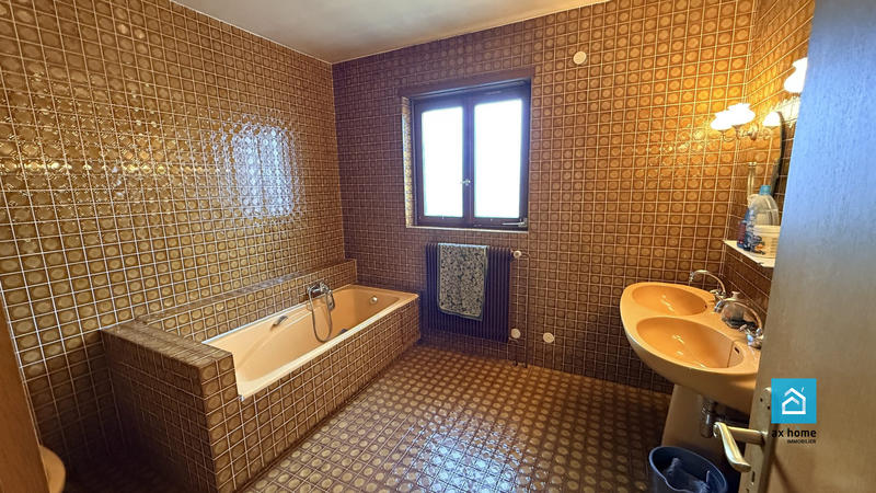 Maison - 230 m² - 7 pièces