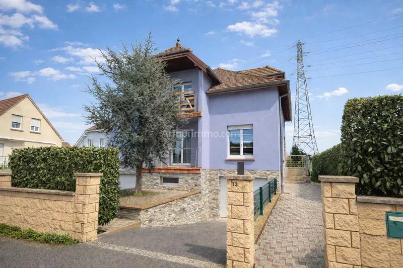 Maison - 235 m² - 10 pièces