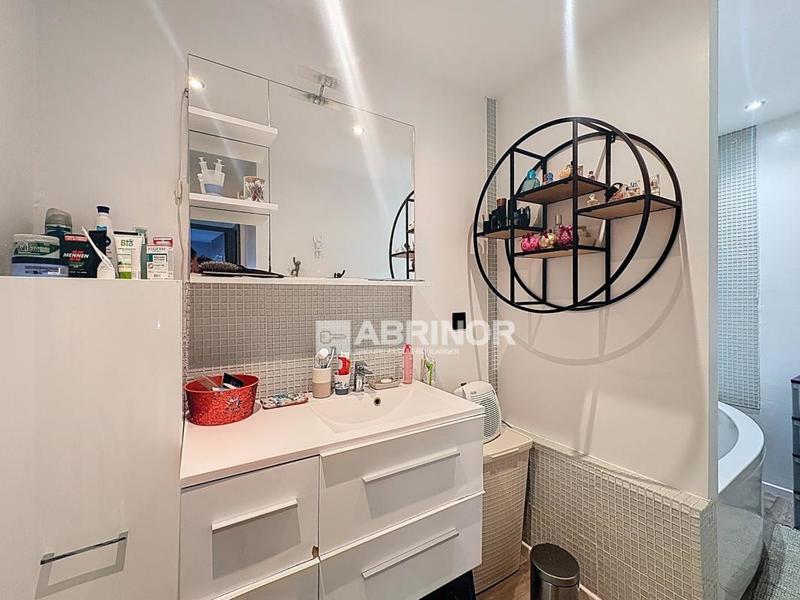 Appartement - 84 m² - 3 pièces