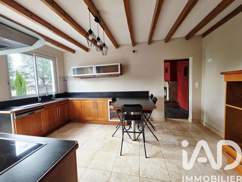 Maison - 110 m² - 9 pièces