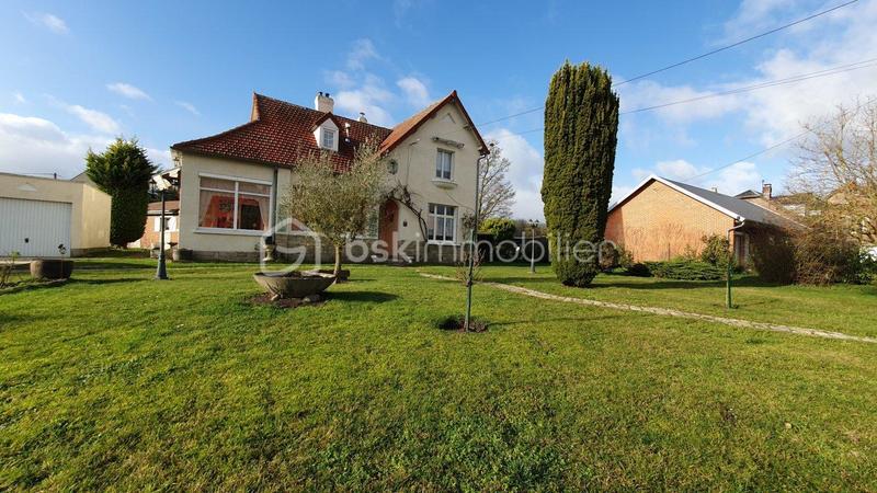 Demeure - 180 m² - 8 pièces