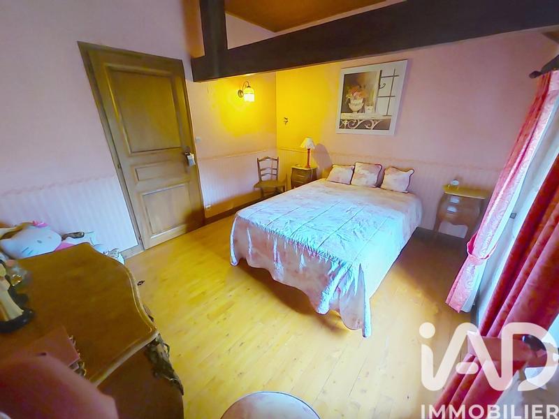 Maison - 200 m² - 7 pièces