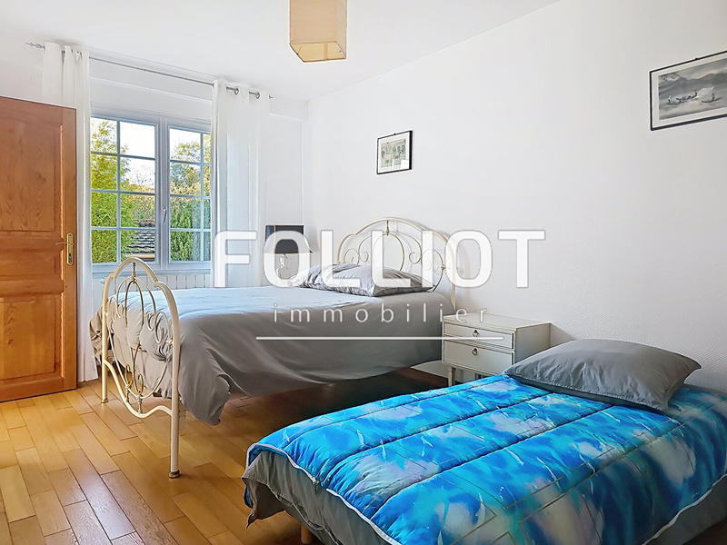 Maison - 227 m² - 7 pièces