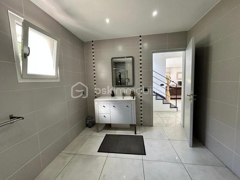 Maison - 164 m² - 6 pièces