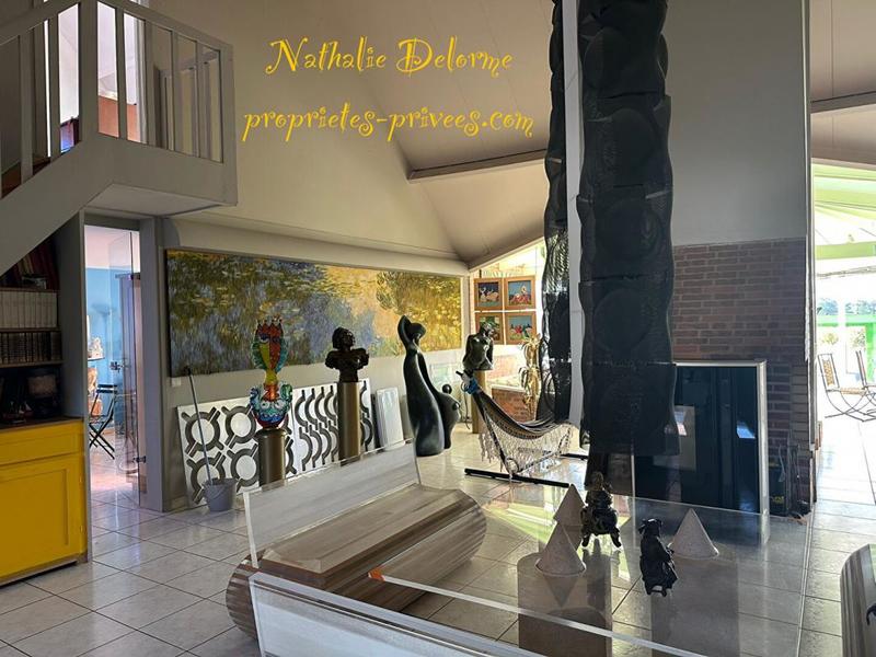 Maison - 240 m² - 1 pièce