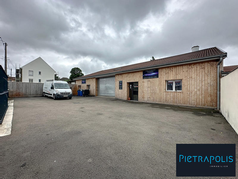 Maison - 380 m² - 6 pièces