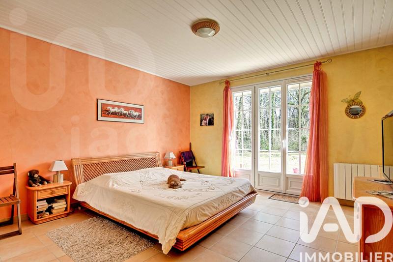 Maison - 220 m² - 5 pièces