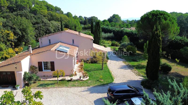 Villa - 155 m² - 6 pièces