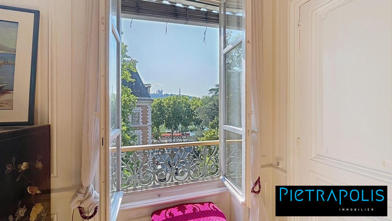 Appartement - 132 m² - 5 pièces