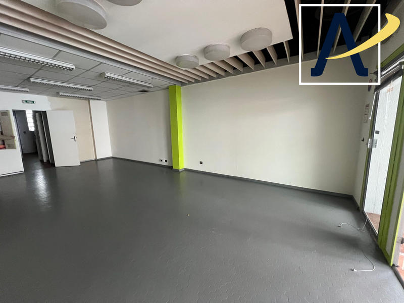 Local commercial - 70 m² - 2 pièces