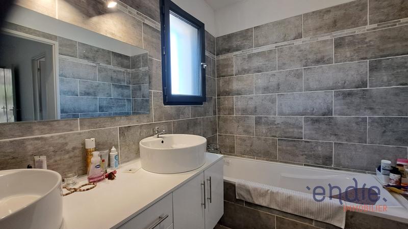 Maison - 95 m² - 4 pièces