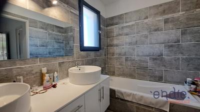 Maison - 95 m² - 4 pièces