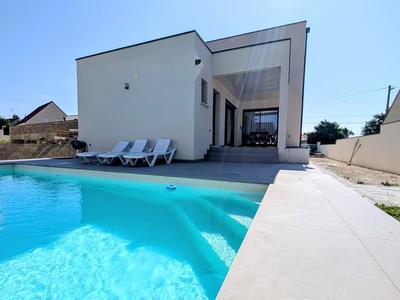 Maison - 180 m² - 6 pièces