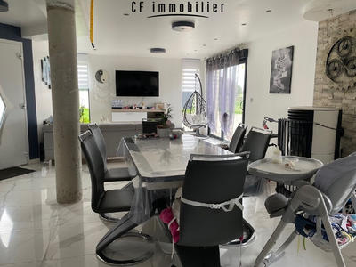 Maison - 137 m² - 5 pièces