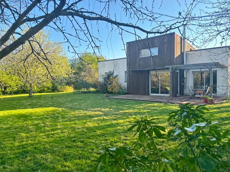 Maison - 99 m² - 6 pièces