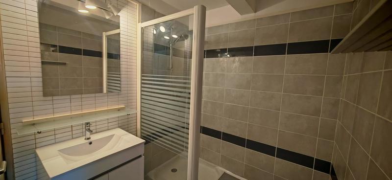 Loft - 70 m² - 3 pièces