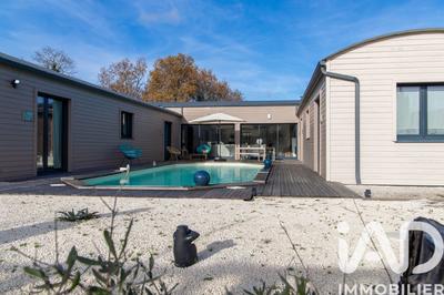 Maison - 206 m² - 5 pièces