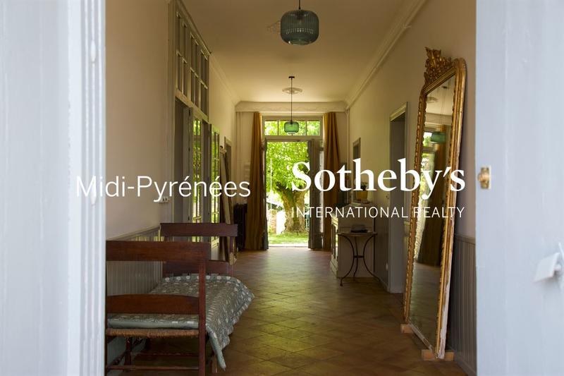 Maison de maîtres - 265 m² - 7 pièces