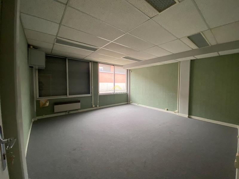 Bureau - 242 m²