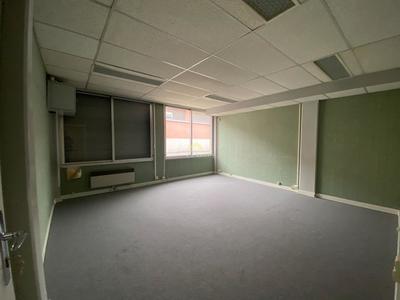 Bureau - 242 m²