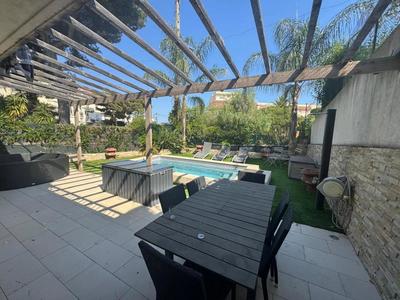 Villa - 200 m² - 5 pièces