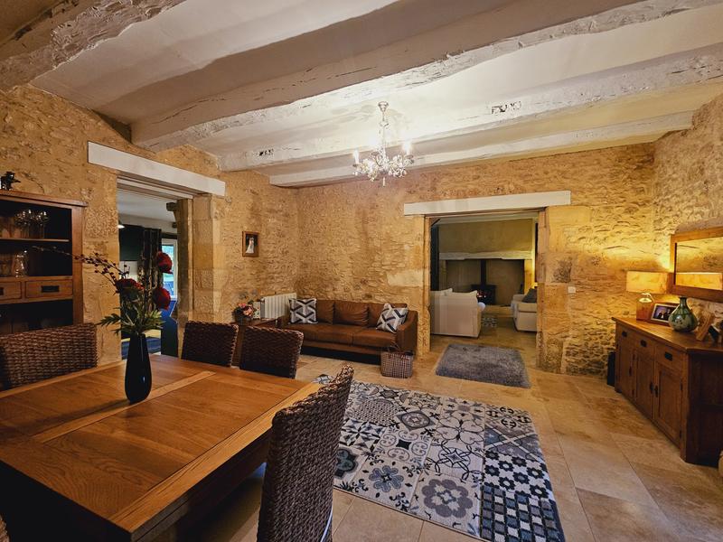 Maison traditionnelle - 287 m² - 9 pièces