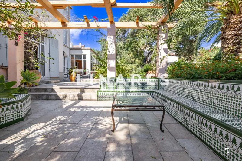 Maison chambre d'hôtes - 360 m² - 8 pièces