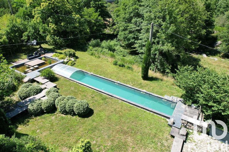 Maison - 202 m² - 6 pièces